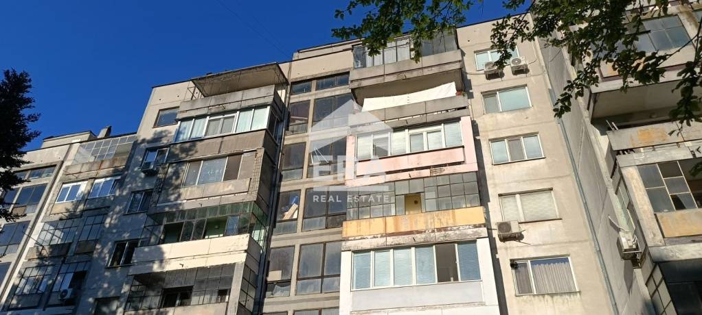 Тристаен апартамент с Г-образна кухня в гр. Провадия за продажба, с площ 91,34 кв.м.
