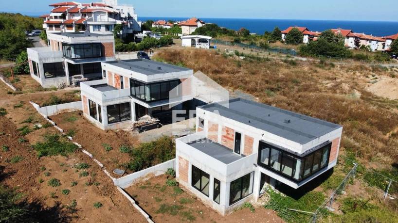 Луксозна самостоятелна къща с панорама към морето в Созопол
