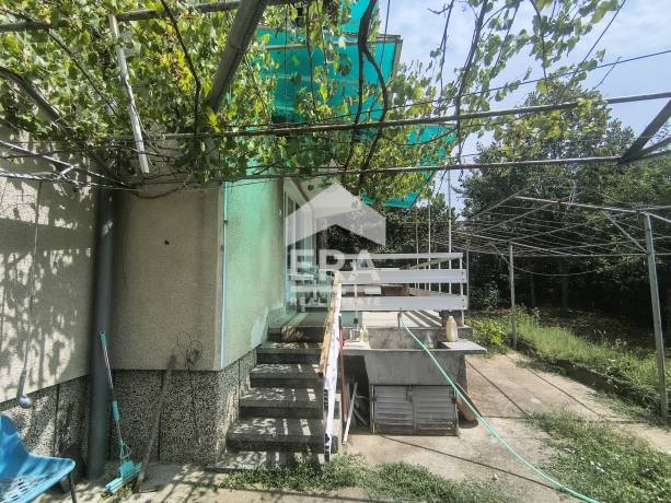 Къща с двор в с. Соколово