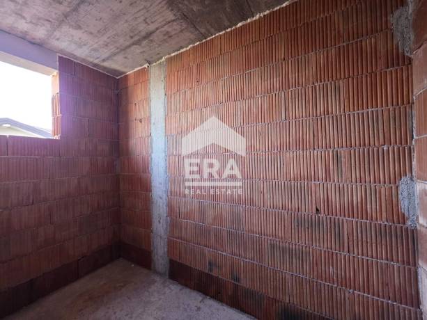 САМО В ЕРА! Тристаен апартамент с панорамна гледка - с. Белащица