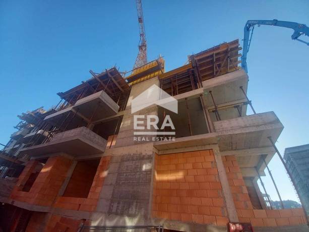ЕРА Вива продава тристаен апартамент в новострояща се жилищна сграда в кв. Левски, гр. Варна