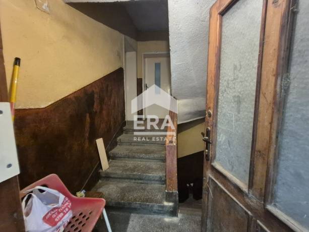 Двуетажна къща с голям потенциал – РЗП 120 кв.м., цена 110 000 евро
