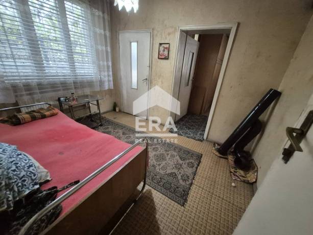 Двуетажна къща с голям потенциал – РЗП 120 кв.м., цена 110 000 евро