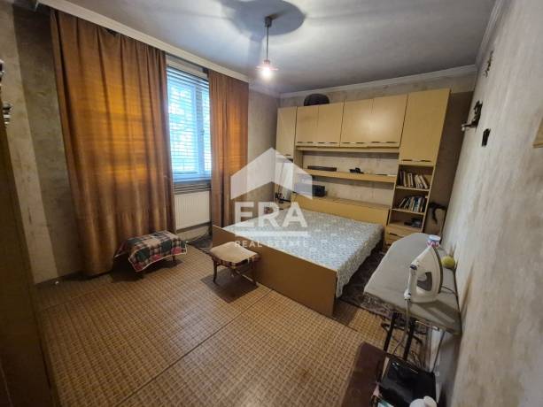 Двуетажна къща с голям потенциал – РЗП 120 кв.м., цена 110 000 евро