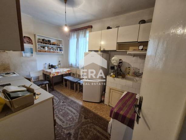 Двуетажна къща с голям потенциал – РЗП 120 кв.м., цена 110 000 евро