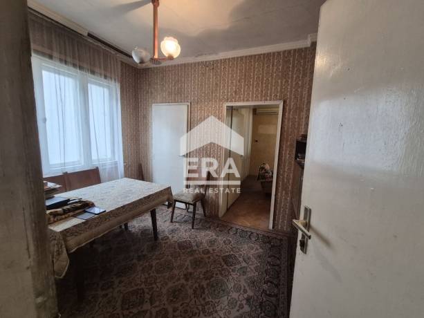 Къща за продажба в Център, Сливен