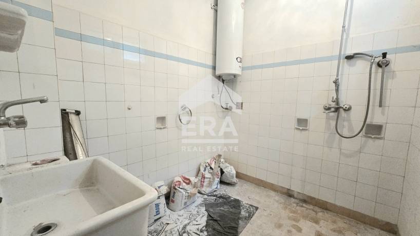 Четиристаен апартамент за продажба в Център, Велико Търново