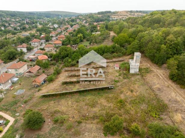 ЕКСКЛУЗИВНО! Парцел с фотоволтаици в с. Николово, Русенска област