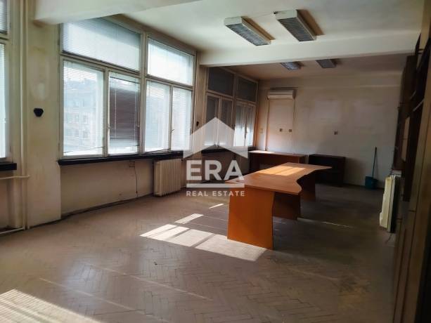ЕКСКЛУЗИВНО !!! ЕРА ОСЪМ предлага за продажба атрактивен имот в гр. Ловеч.