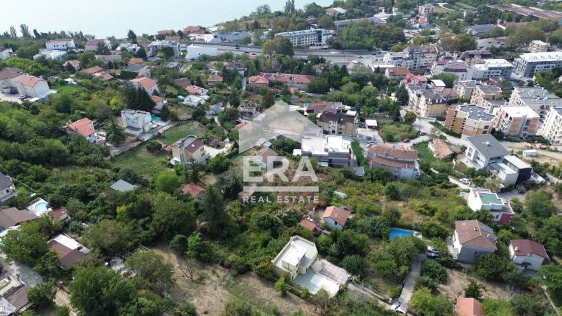 Ексклузивен, урегулиран поземлен имот за продажба, с морска панорама, в м-т Свети Никола, Варна, в близост до Ситимаркет и автосервиз Жижо
