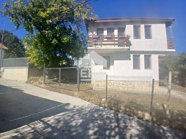 ЕРА Вива продава къща с нескриваема морска панорама в м-ст Манастирки рид, гр. Варна