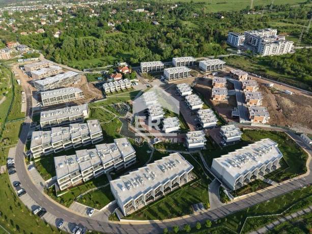 Еднофамилна къща за продажба в жилищен комплекс Морени Клуб Резиденс