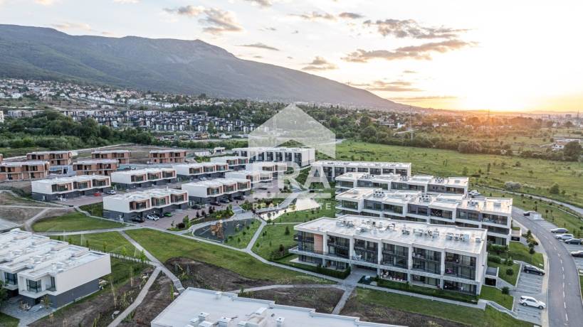 Еднофамилна къща за продажба в жилищен комплекс Морени Клуб Резиденс