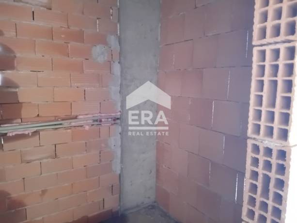 ЕРА Сити Център продава двустаен апартамент, ново строителство, „Самара-3“.