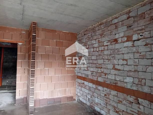 ЕРА Сити Център продава двустаен апартамент, ново строителство, „Самара-3“.