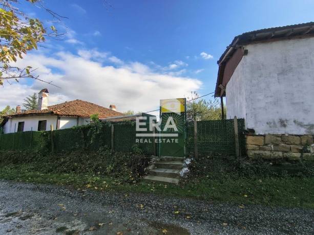 Къща за продажба в Изгрев, област Сливен