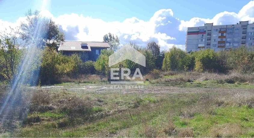 ЕРА Фаворит предлага парцел за жилищно строителство в кв. Модерно предградие