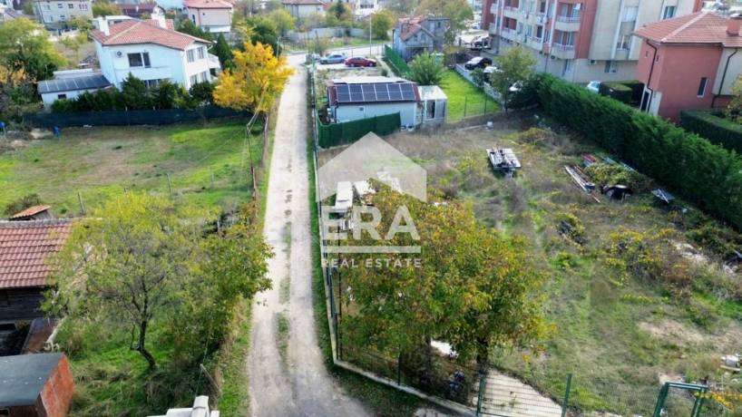 Урегулиран поземлен имот за продажба, с ПУП, ток и вода, в м-т Зеленика, Варна, на 50 м от главния път