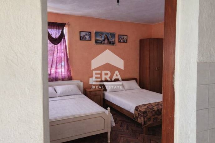 ЕКСКЛУЗИВНО! ЕРА ПЛЕВЕН СИТИ предлага къща за продажба в гр. Долни Дъбник