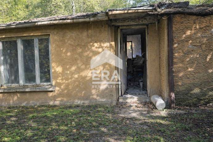 ЕКСКЛУЗИВНО! ЕРА ПЛЕВЕН СИТИ предлага за продажба къща с двор в с. Коиловци, обл. Плевен