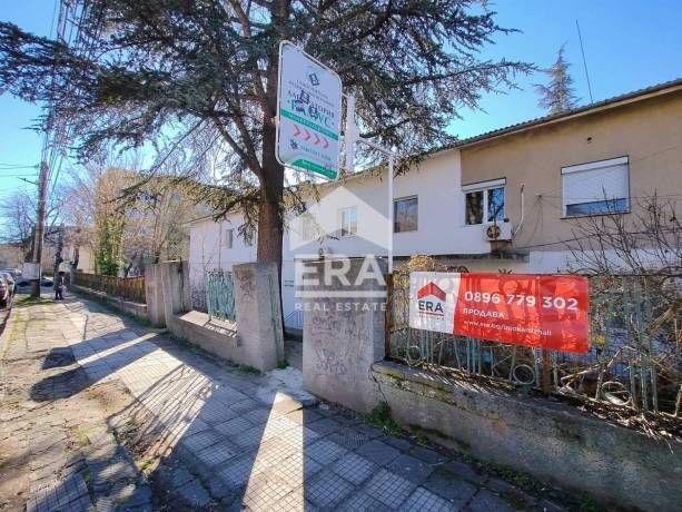 Продава се търговско помещение в гр. Кърджали