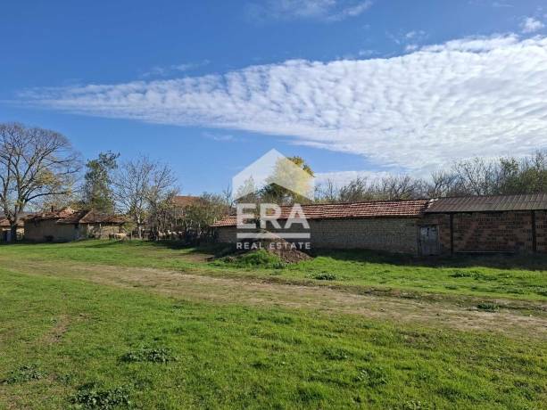 ЕКСКЛУЗИВНО! ЕРА ПЛЕВЕН СИТИ предлага парцел в село Малчика, общ. Левски