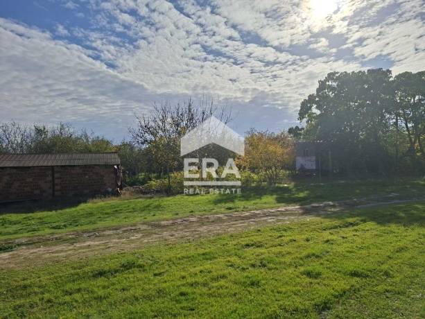 ЕКСКЛУЗИВНО! ЕРА ПЛЕВЕН СИТИ предлага парцел в село Малчика, общ. Левски