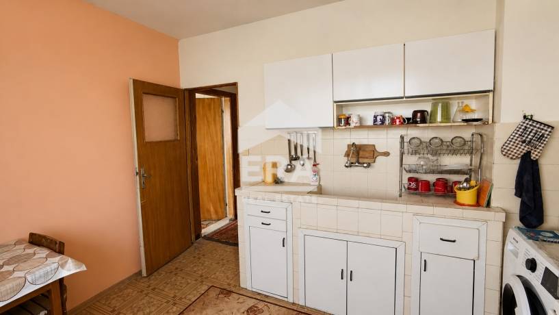 ЕРА ИмотиТе предлага за продажба Четиристаен апартамент кв. Запад 2, гр. Търговище