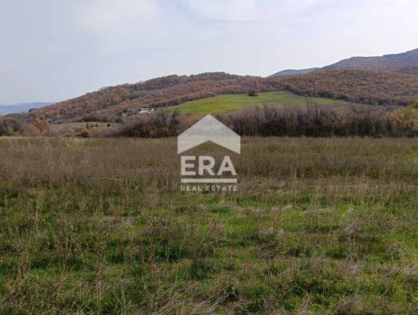 ЕРА Сити Център продава поземлен имот в село Борилово