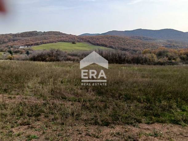 ЕРА Сити Център продава поземлен имот в село Борилово