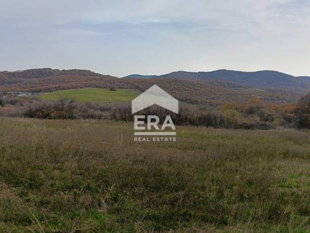 ЕРА Сити Център продава поземлен имот в село Борилово