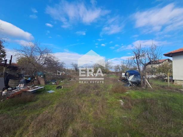 Урегулиран поземлен имот за продажба, в с. Приселци, обл. Варна, в близост до бензиностанция Бенита и главния път