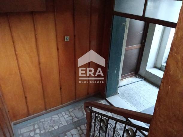 ЕКСКЛУЗИВНО ERA продава двуетажна къща