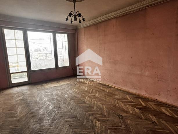 Тристаен апартамент за продажба кв. Добруджански, гр. Шумен