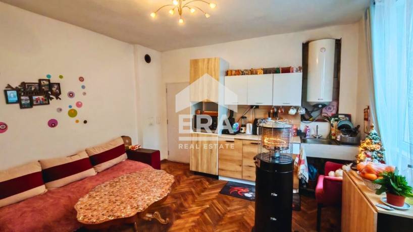 ЕРА ИмотиТе предлага за продажба ЕТАЖ ОТ КЪЩА в близост до Пазара, гр. Търговище.