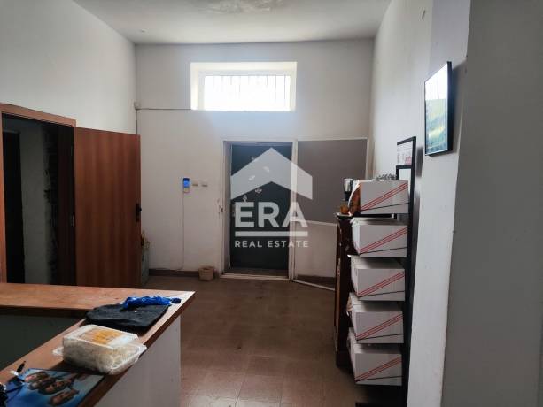 ЕРА МАКС Продава атрактивен бизнес имот - работещ до ЖП гара Ямбол