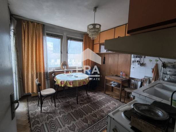 Многостаен апартамент в кв. Света гора