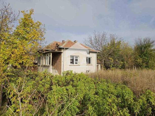 ЕКСКЛУЗИВНО! ЕРА ОСЪМ Ловеч предлага за продажба имот в гр. Летница