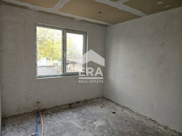 ЕКСКЛУЗИВНО! ЕРА ОСЪМ Ловеч предлага за продажба имот в гр. Летница