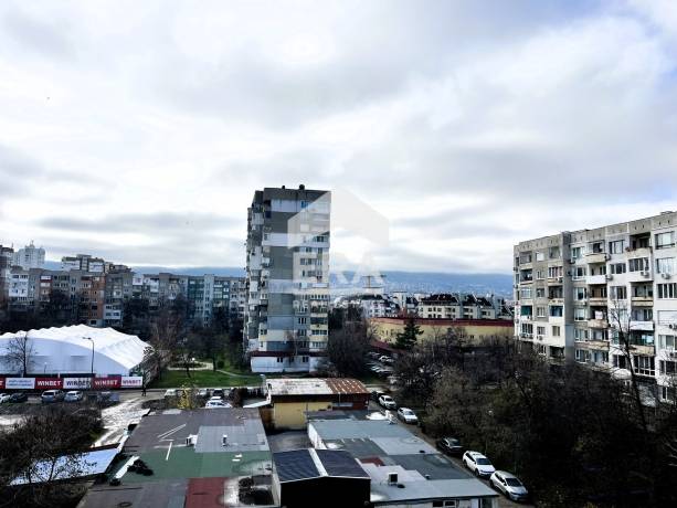 Тристаен апартамент в кв. Младост 2