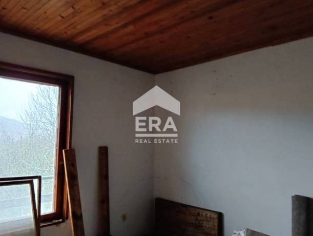 САМО В ЕРА! ЕРА Сити Център продава двуетажна къща - вила в с. Остра Могила