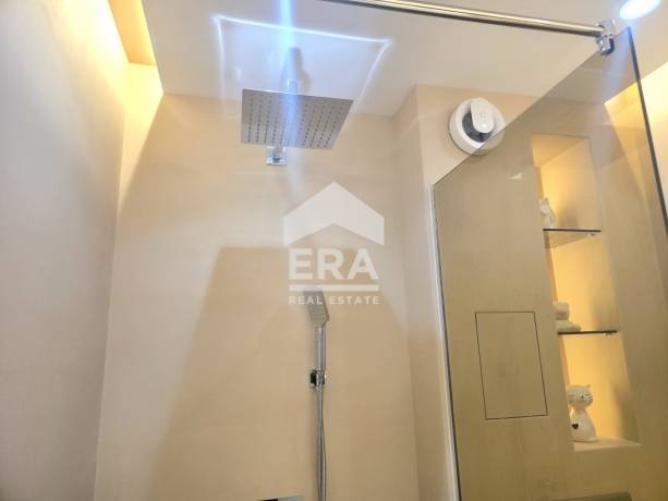 ЕРА Хоум предлага на Вашето внимание за продажба двустаен, луксозен апартамент в комплекс CASA MODERNA!