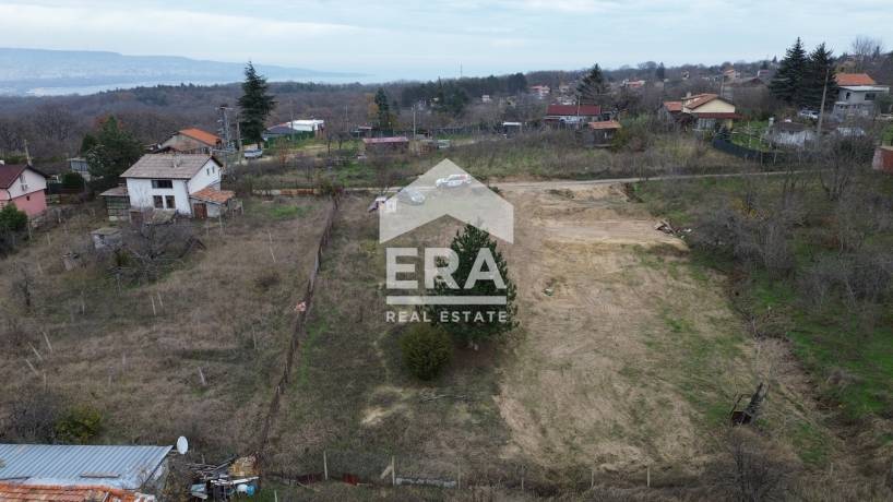 Урегулиран поземлен имот за продажба, в м-т Боровец Север, Варна, на 750 м от главен път
