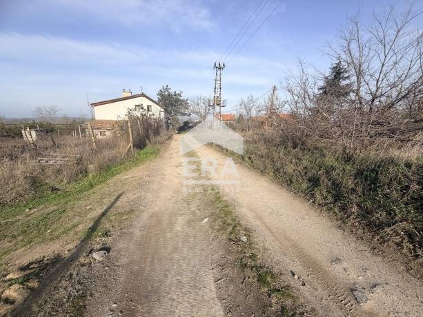 Урегулиран поземлен имот за продажба, в м-т Боровец Север, Варна, на 750 м от главен път