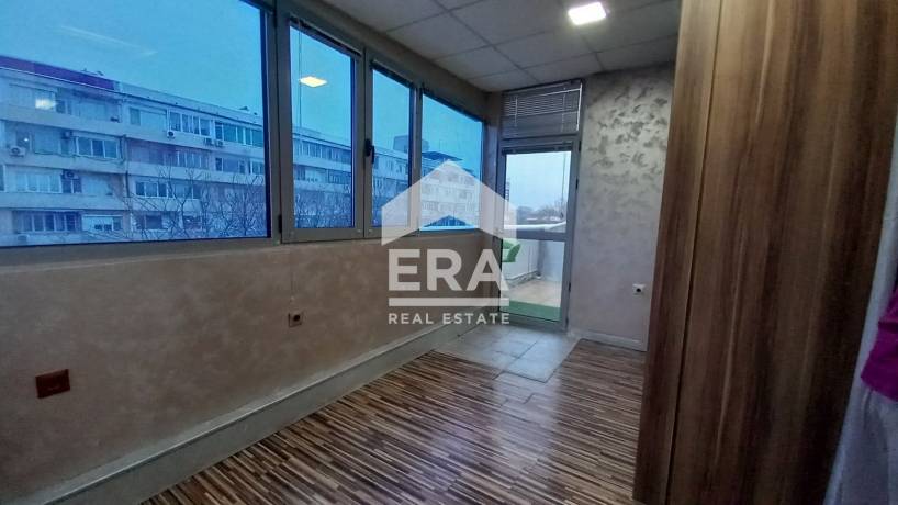 Ера Дом предлага на вашето внимание апартамент със статут на офис.