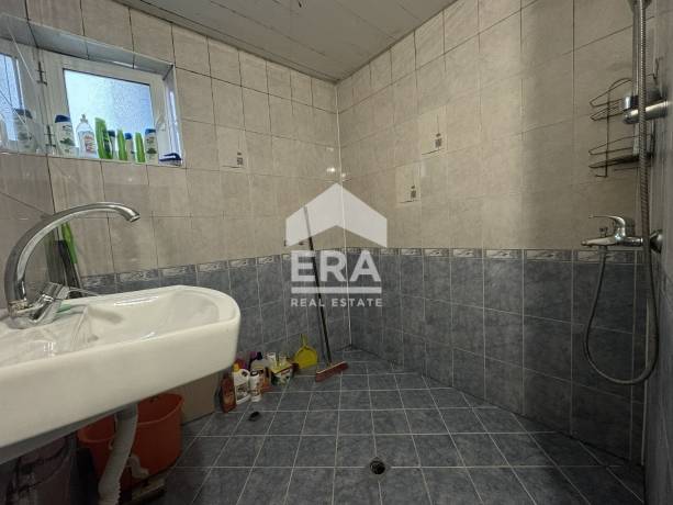 ЕКСКЛУЗИВНО! ЕРА ДРЪСТЪР предлага за продажба ​просторен четиристаен апартамент в кв. Изток - гр. Силистра!