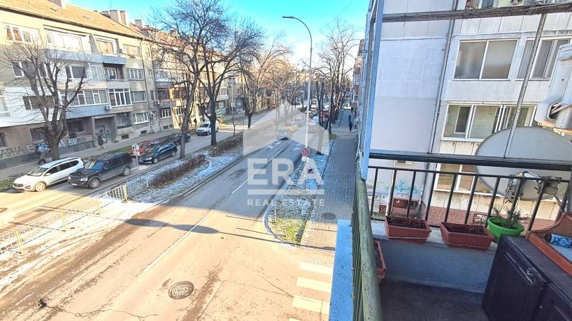 Тристаен апартамент за продажба във Винс, Варна