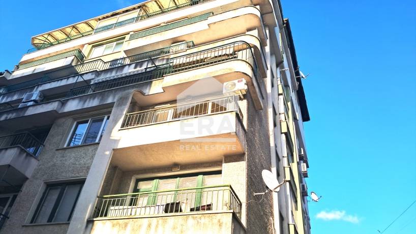 Тристаен апартамент за продажба във Винс, Варна