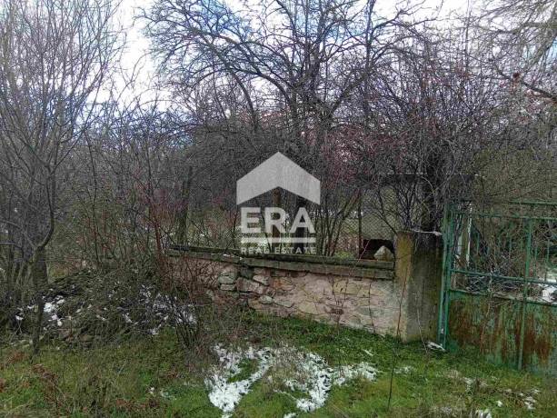 ЕРА Сити Център предлага за продажба урегулиран поземлен имот в землището на село Лозен
