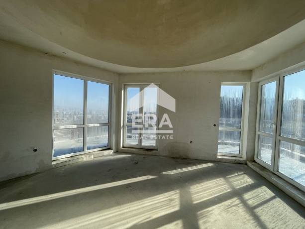 Тристаен апартамент за продажба, с панорамна тераса, в новопостроена сграда пред Акт 16, кв. Аспарухово, Варна